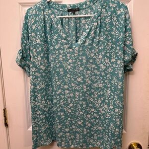 NWOT West Kei Green Floral Relaxed Blouse